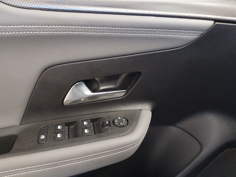 Opel Mokka-e Elegance • Full LED — 5