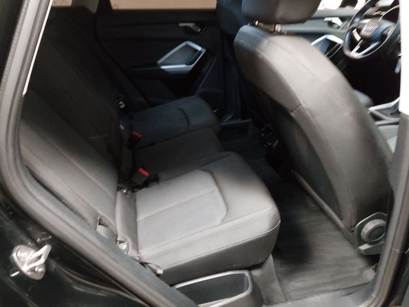 Audi Q3 35 TDI automatik • ACC • AHK — 12