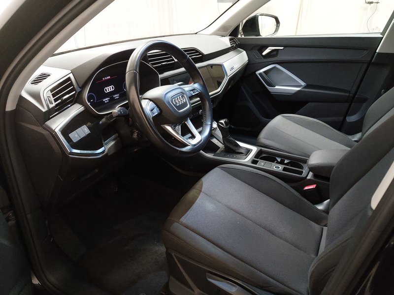 Audi Q3 35 TDI automatik • ACC • AHK — 6