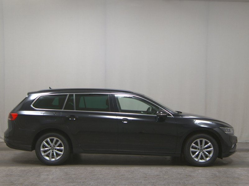 Volkswagen Passat Variant 2.0 TDI automatik Business • ACC • LED