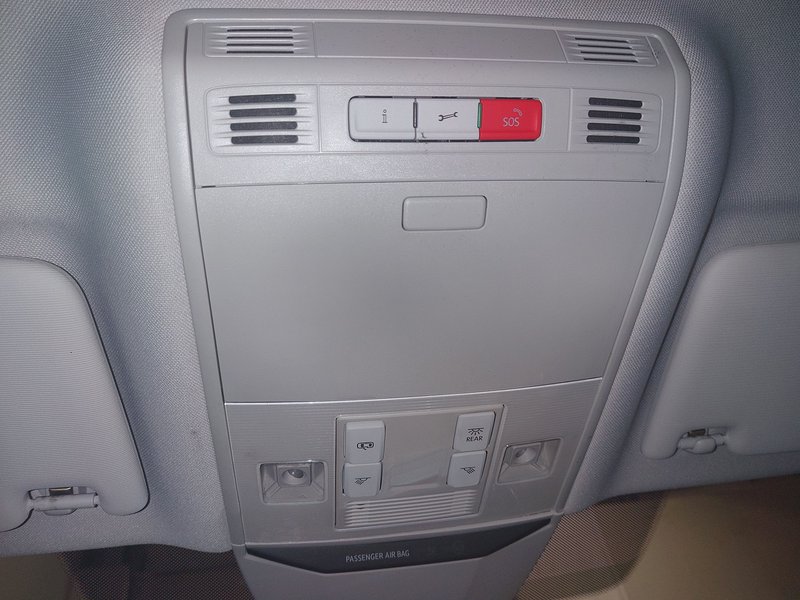 Volkswagen Passat Variant 2.0 TDI automatik Business • ACC • LED — 13
