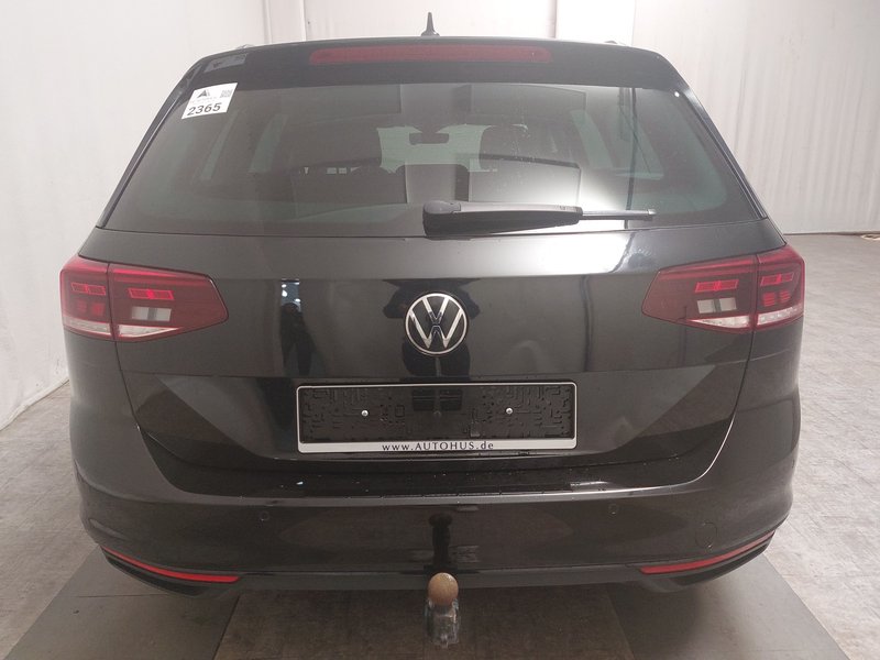 Volkswagen Passat Variant 2.0 TDI automatik Business • ACC • LED — 14