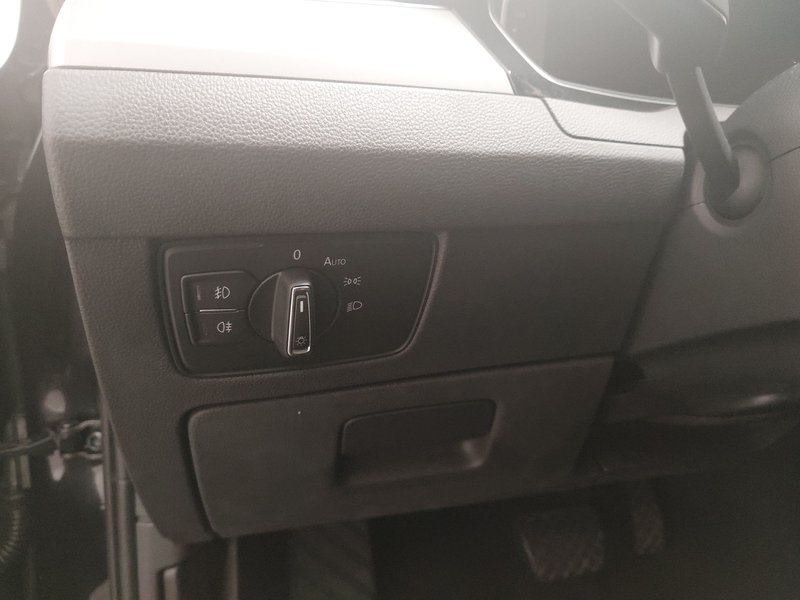 Volkswagen Passat Variant 2.0 TDI automatik Business • ACC • LED — 7