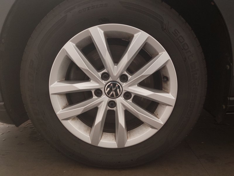 Volkswagen Passat Variant 2.0 TDI automatik Business • ACC • LED — 8