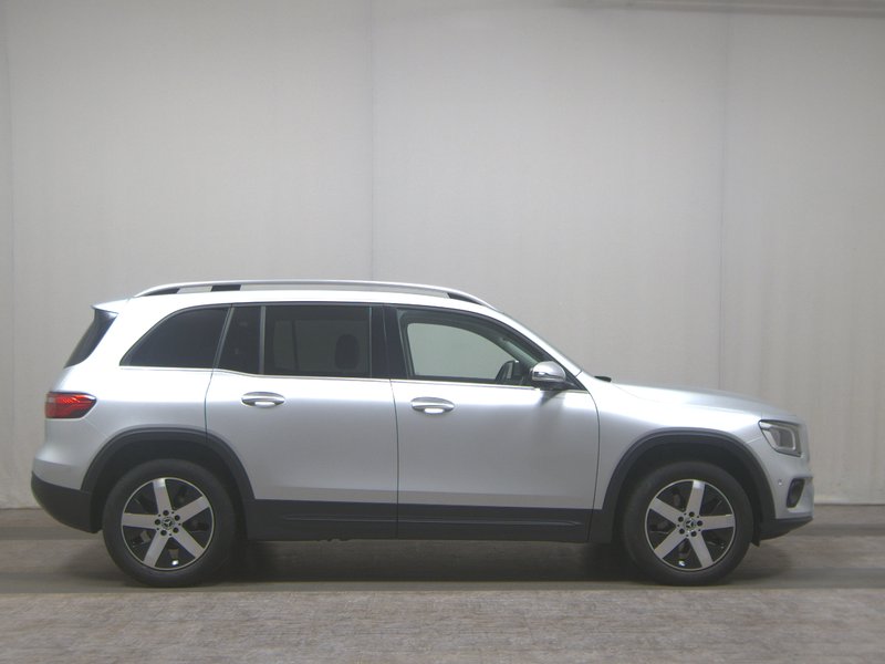 Mercedes-Benz GLB 200 d automatik Style • digitalni instrumenti