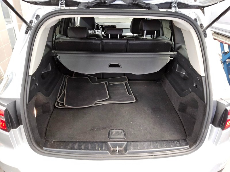 Mercedes-Benz GLB 200 d automatik Style • digitalni instrumenti — 12