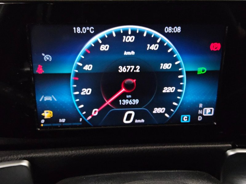 Mercedes-Benz GLB 200 d automatik Style • digitalni instrumenti — 8