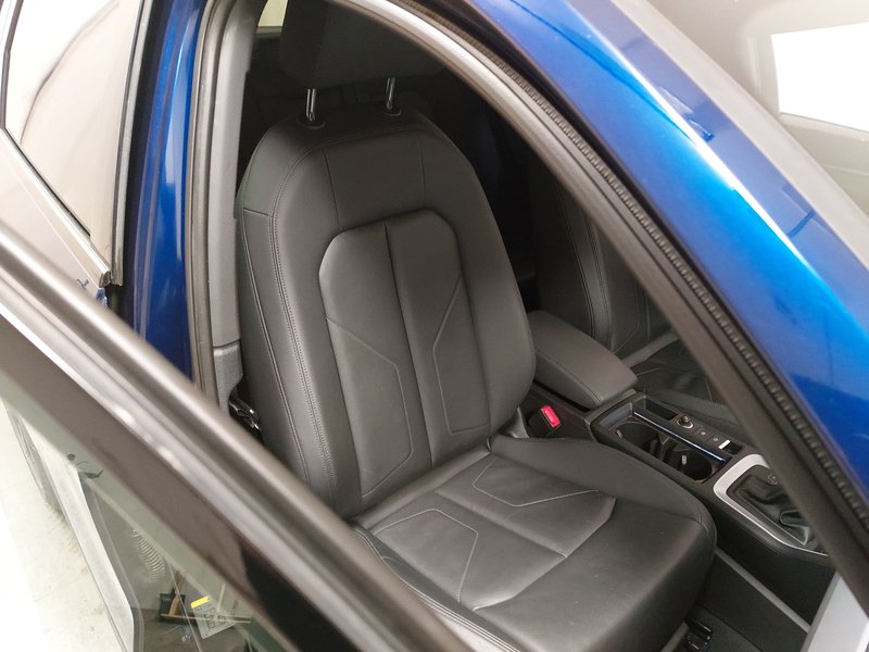 Audi Q3 40 TDI automatik S line • 4x4 • AHK — 10