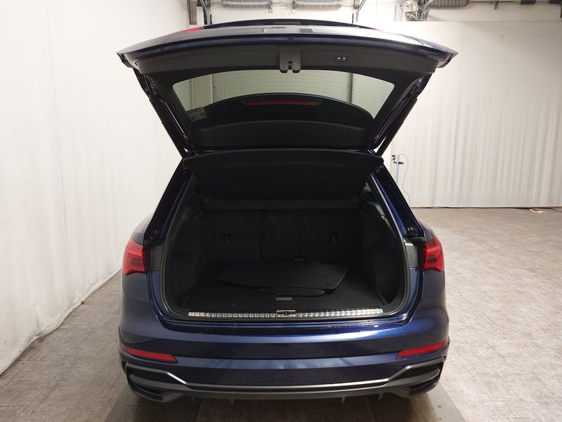 Audi Q3 40 TDI automatik S line • 4x4 • AHK — 19