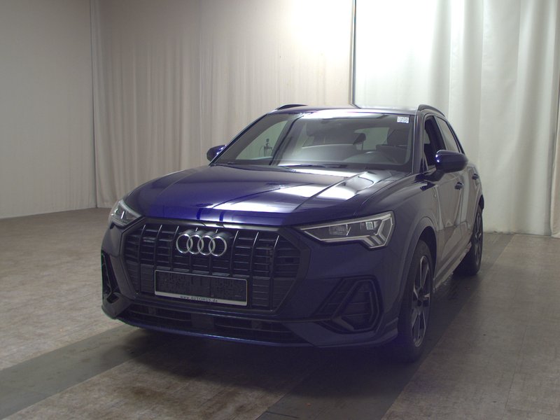 Audi Q3 40 TDI automatik S line • 4x4 • AHK — 2