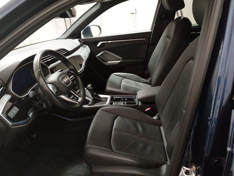 Audi Q3 40 TDI automatik S line • 4x4 • AHK — 6
