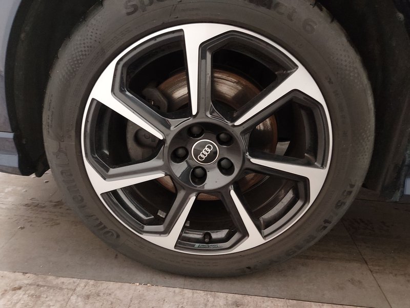 Audi Q3 40 TDI automatik S line • 4x4 • AHK — 8