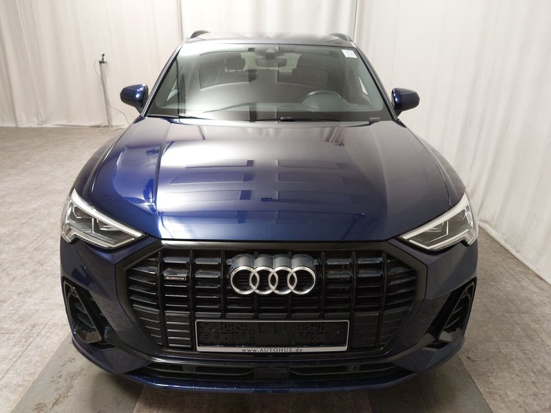 Audi Q3 40 TDI automatik S line • 4x4 • AHK — 9