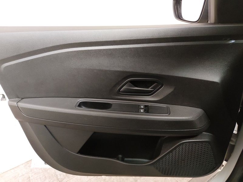 Dacia Sandero 1.0 • LED — 5