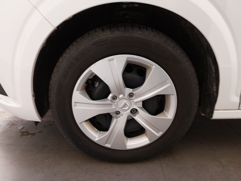 Dacia Sandero 1.0 • LED — 8