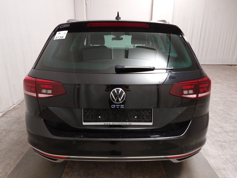 Volkswagen Passat Variant GTE 1.4 TSI automatik • grijana sjedala • kamera — 14