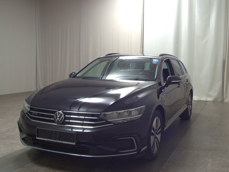 Volkswagen Passat Variant GTE 1.4 TSI automatik • grijana sjedala • kamera — 2