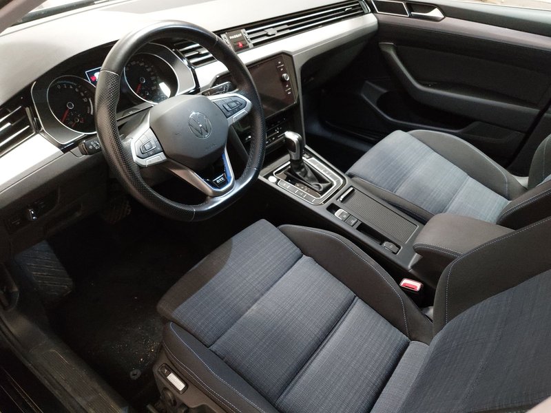Volkswagen Passat Variant GTE 1.4 TSI automatik • grijana sjedala • kamera — 6