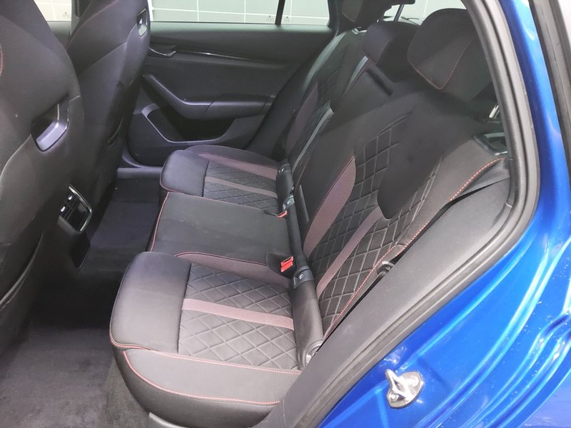 Škoda Octavia Kombi 2.0 TDI 4x4 automatik RS • AHK • električna peta vrata — 13