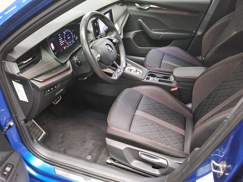 Škoda Octavia Kombi 2.0 TDI 4x4 automatik RS • AHK • električna peta vrata — 8