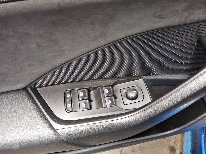 Škoda Octavia Kombi 2.0 TDI 4x4 automatik RS • AHK • električna peta vrata — 9