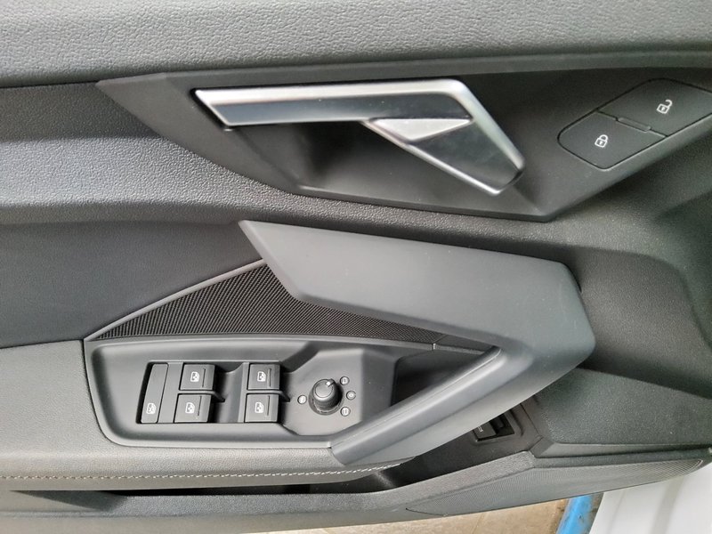 Audi A3 35 TDI automatik S line • ACC • Full LED — 10