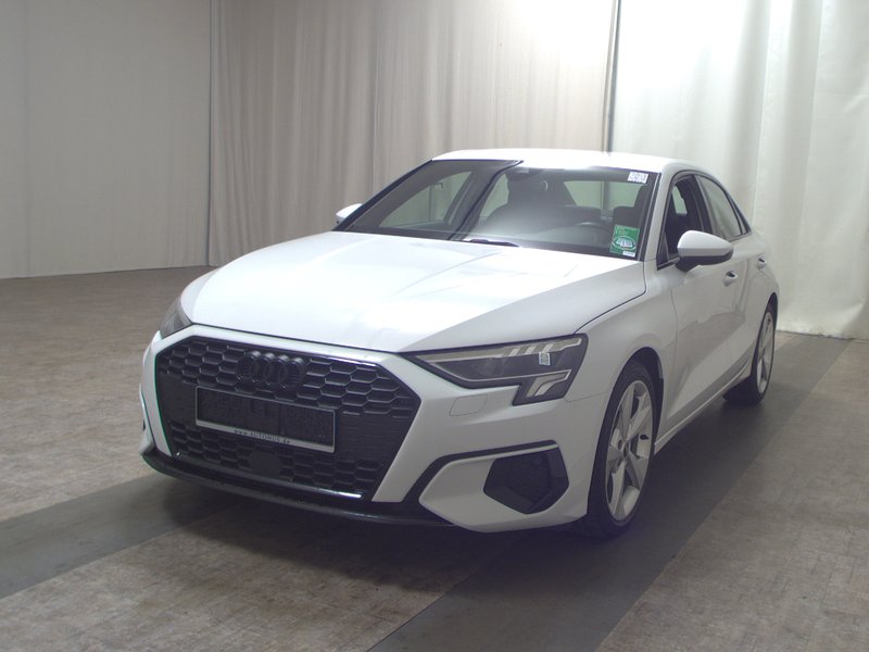 Audi A3 35 TDI automatik S line • ACC • Full LED — 2