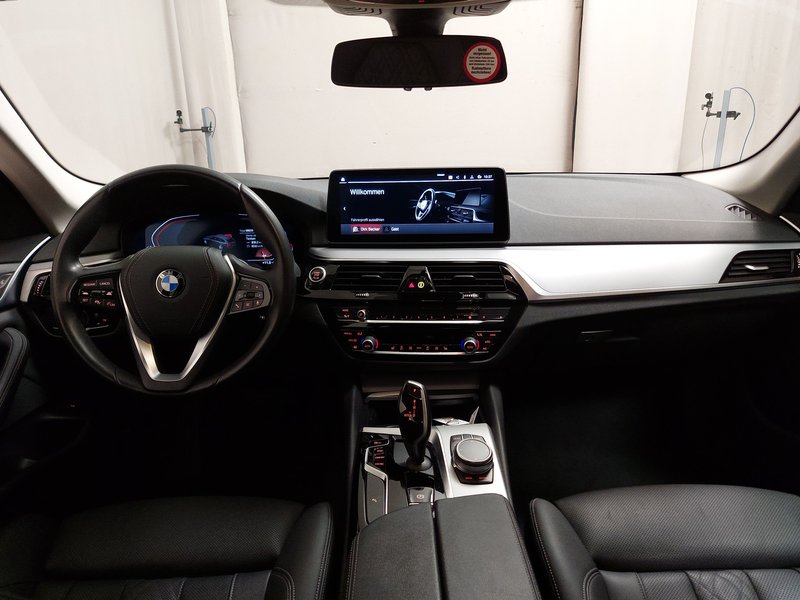 BMW 520d Touring automatik • ACC • AHK — 16