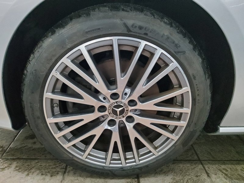 Mercedes-Benz CLA 220 d Shooting Brake automatik Progressive • LED • koža — 11
