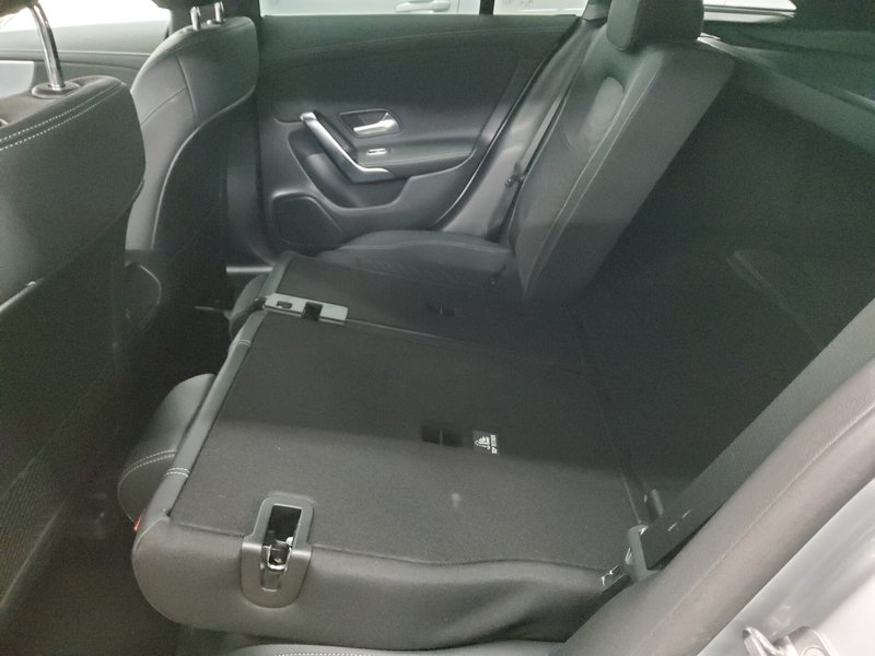 Mercedes-Benz CLA 220 d Shooting Brake automatik Progressive • LED • koža — 13