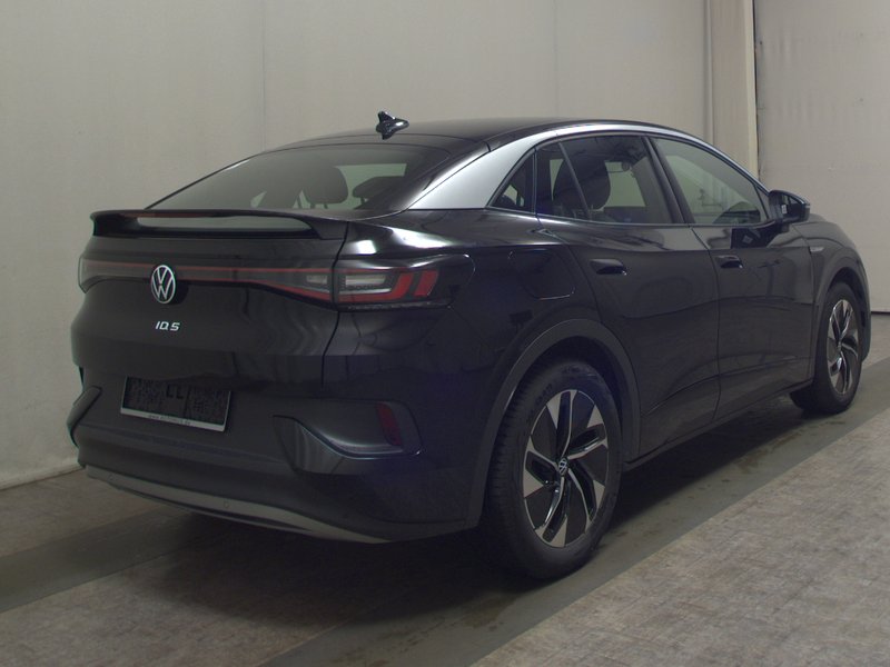 Volkswagen ID.5 Pro Performance • ACC • električna peta vrata — 4