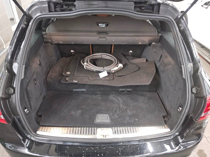 Mercedes-Benz C 300 e karavan automatik AMG Line • ACC • LED — 11