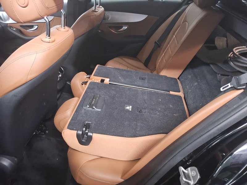 Mercedes-Benz C 300 e karavan automatik AMG Line • ACC • LED — 12