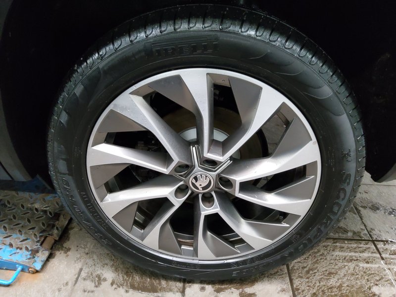 Škoda Kodiaq 2.0 TDI 4x4 automatik Clever • ACC • AHK — 11