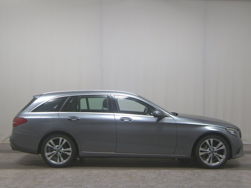 Mercedes-Benz C 220 d karavan automatik Avantgarde • panorama • LED