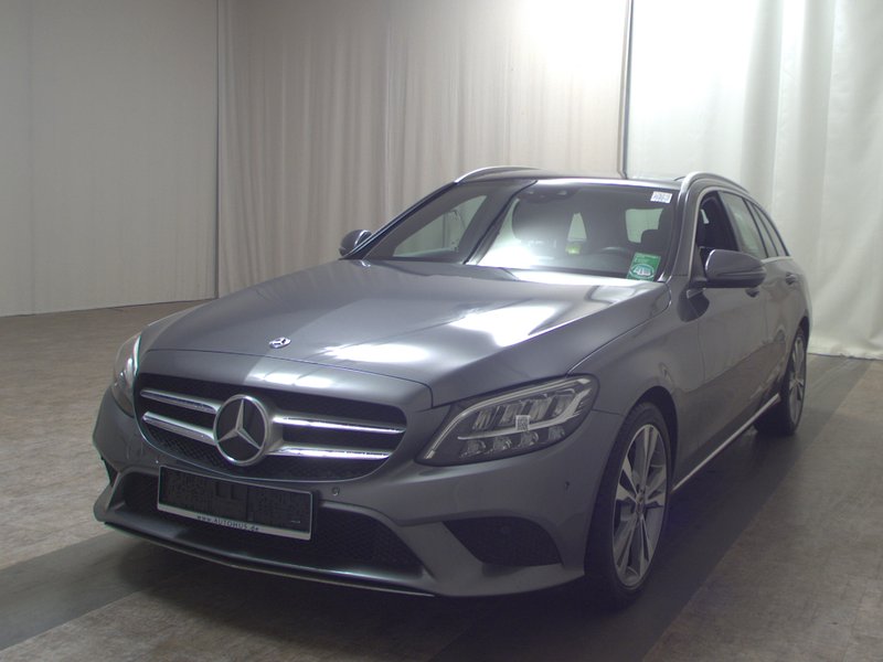 Mercedes-Benz C 220 d karavan automatik Avantgarde • panorama • LED — 2