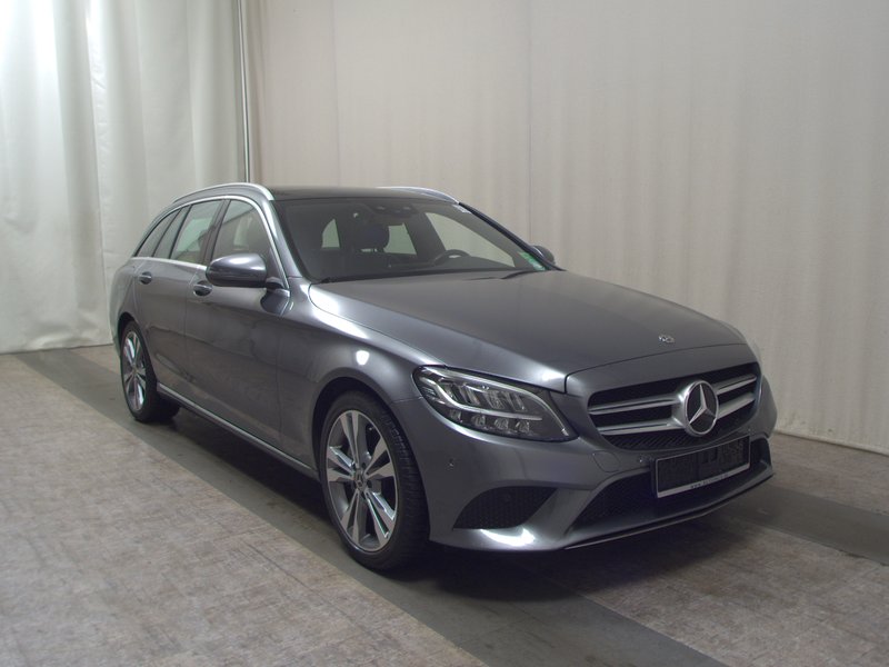 Mercedes-Benz C 220 d karavan automatik Avantgarde • panorama • LED — 3