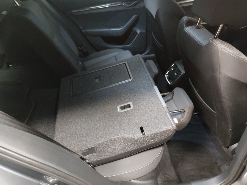 Škoda Octavia 2.0 TDI automatik Style • ACC • el. peta vrata — 11