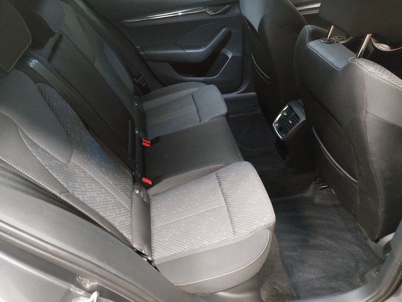 Škoda Octavia 2.0 TDI automatik Style • ACC • el. peta vrata — 12