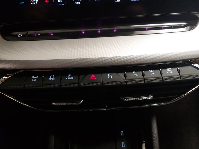 Škoda Octavia 2.0 TDI automatik Style • ACC • el. peta vrata — 15