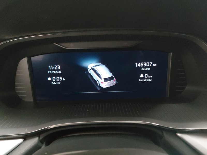 Škoda Octavia 2.0 TDI automatik Style • ACC • el. peta vrata — 22