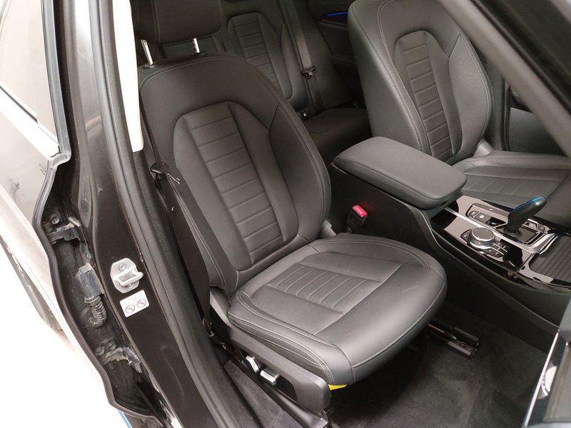 BMW iX3 Inspiring • ACC • električna peta vrata — 10