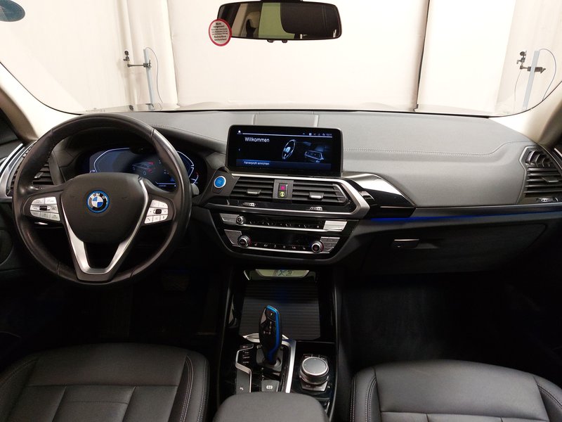 BMW iX3 Inspiring • ACC • električna peta vrata — 17