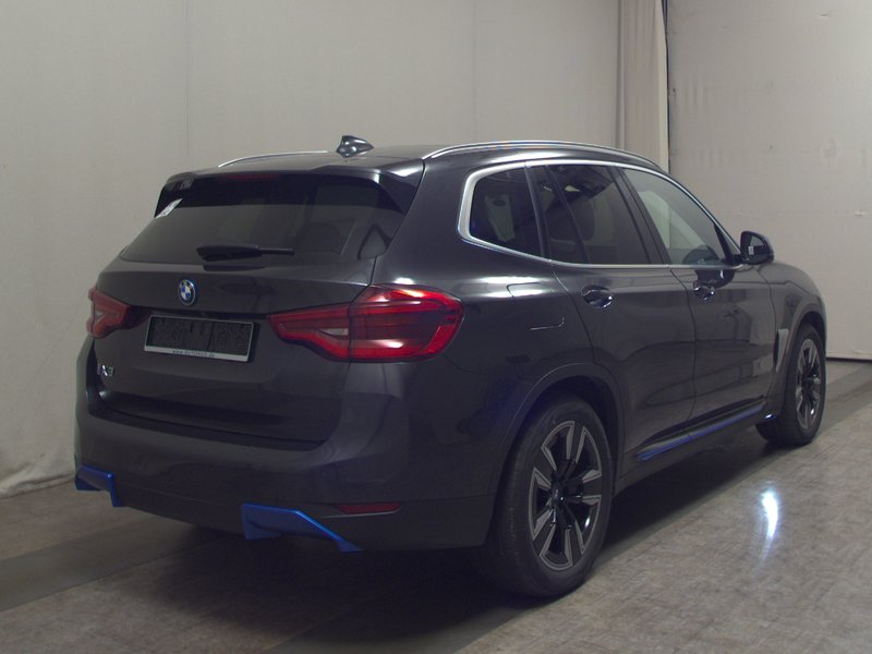BMW iX3 Inspiring • ACC • električna peta vrata — 4