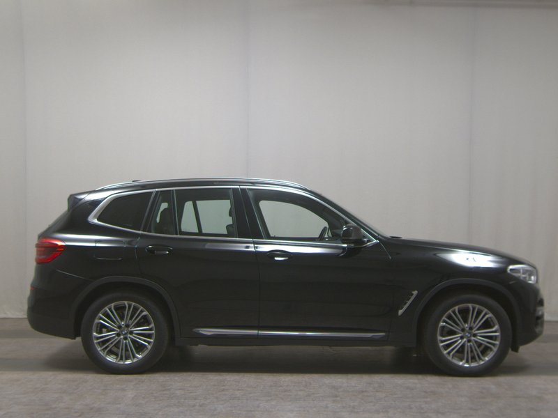 BMW X3 xDrive20i automatik Luxury Line • koža • LED