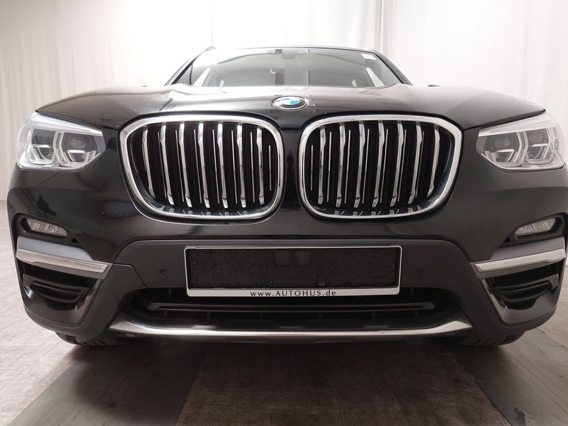 BMW X3 xDrive20i automatik Luxury Line • koža • LED — 10