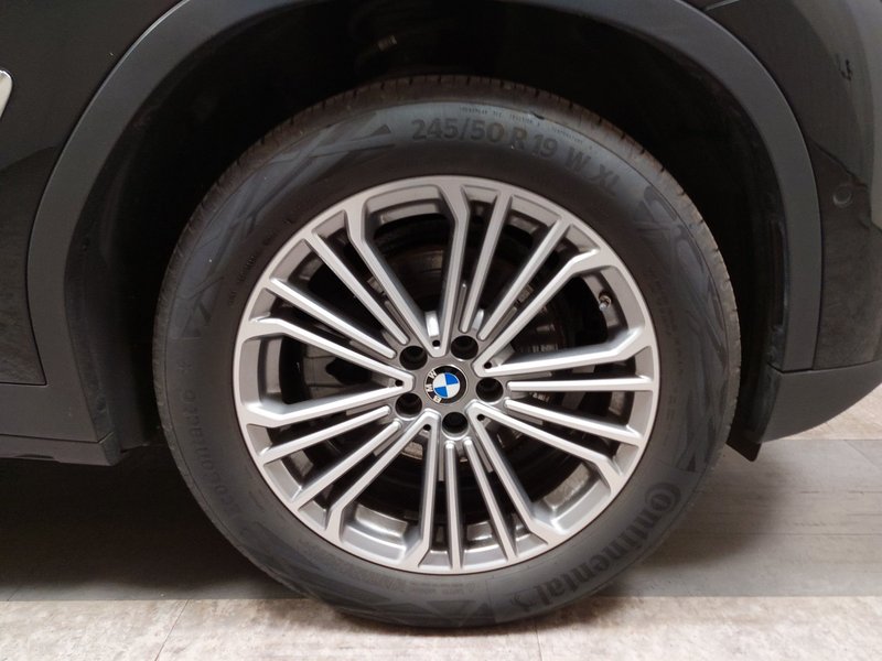 BMW X3 xDrive20i automatik Luxury Line • koža • LED — 11