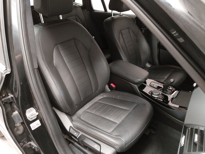 BMW X3 xDrive20i automatik Luxury Line • koža • LED — 12