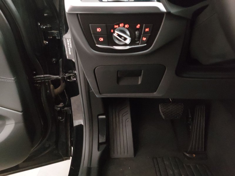 BMW X3 xDrive20i automatik Luxury Line • koža • LED — 13