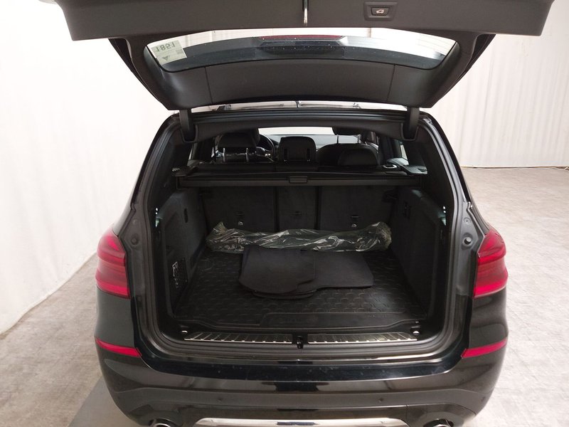 BMW X3 xDrive20i automatik Luxury Line • koža • LED — 19